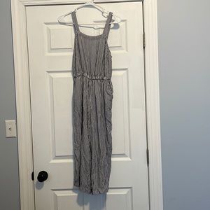 Old navy romper with pockets Xs
